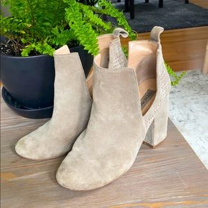 Steve Madden tan suede booties